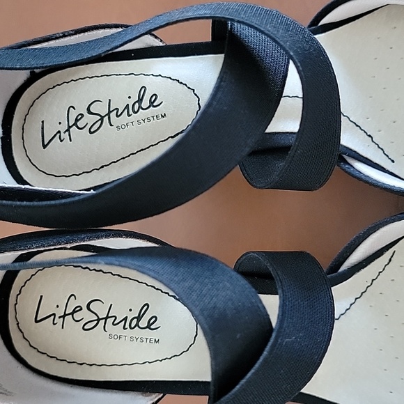 Woman's Life Stride Black Heels - Picture 6 of 10